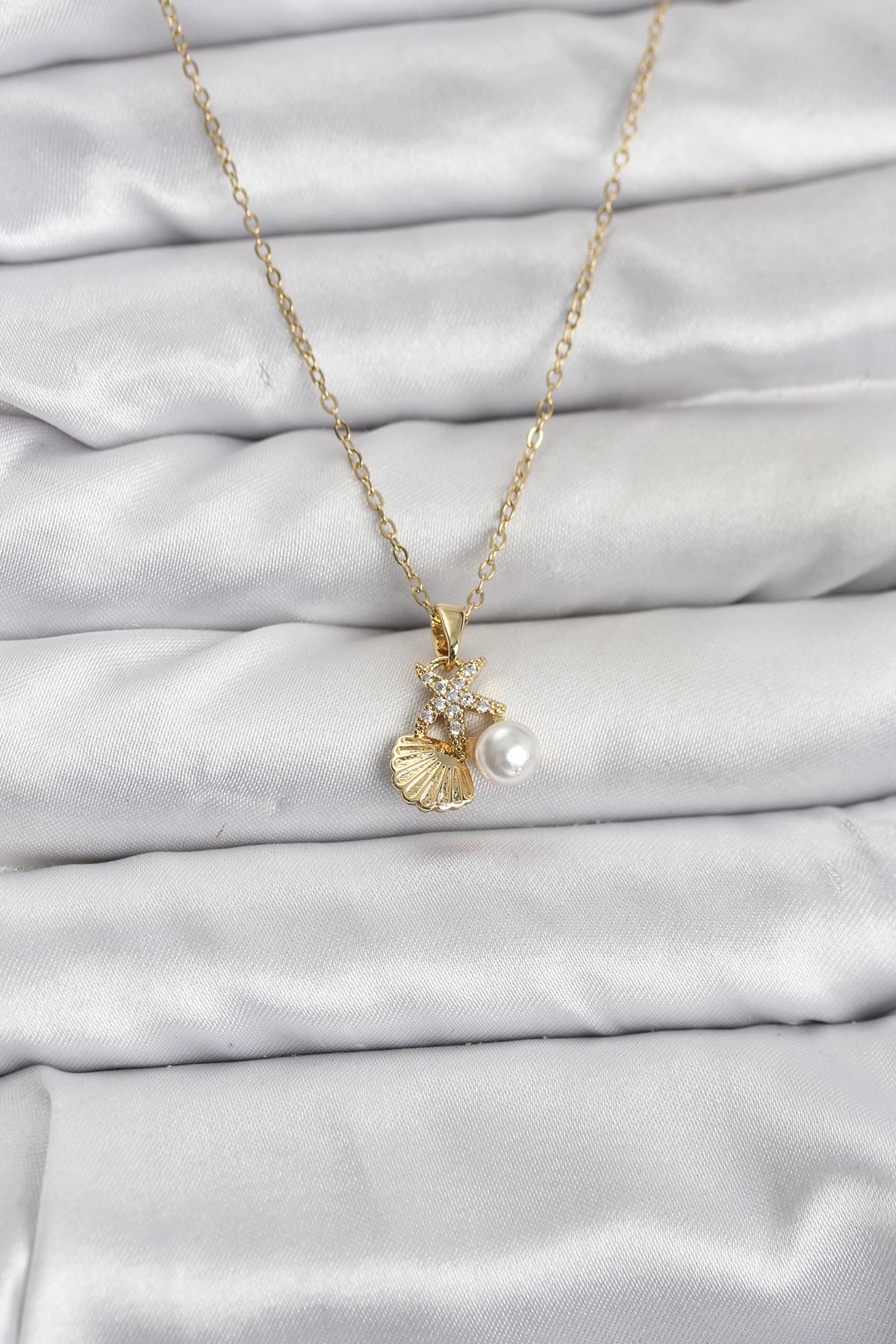 316L Çelik Zincir Gold Renk Deniz Kabuğu ve Deniz Yıldızı Model Zirkon Taşlı Kadın Kolye