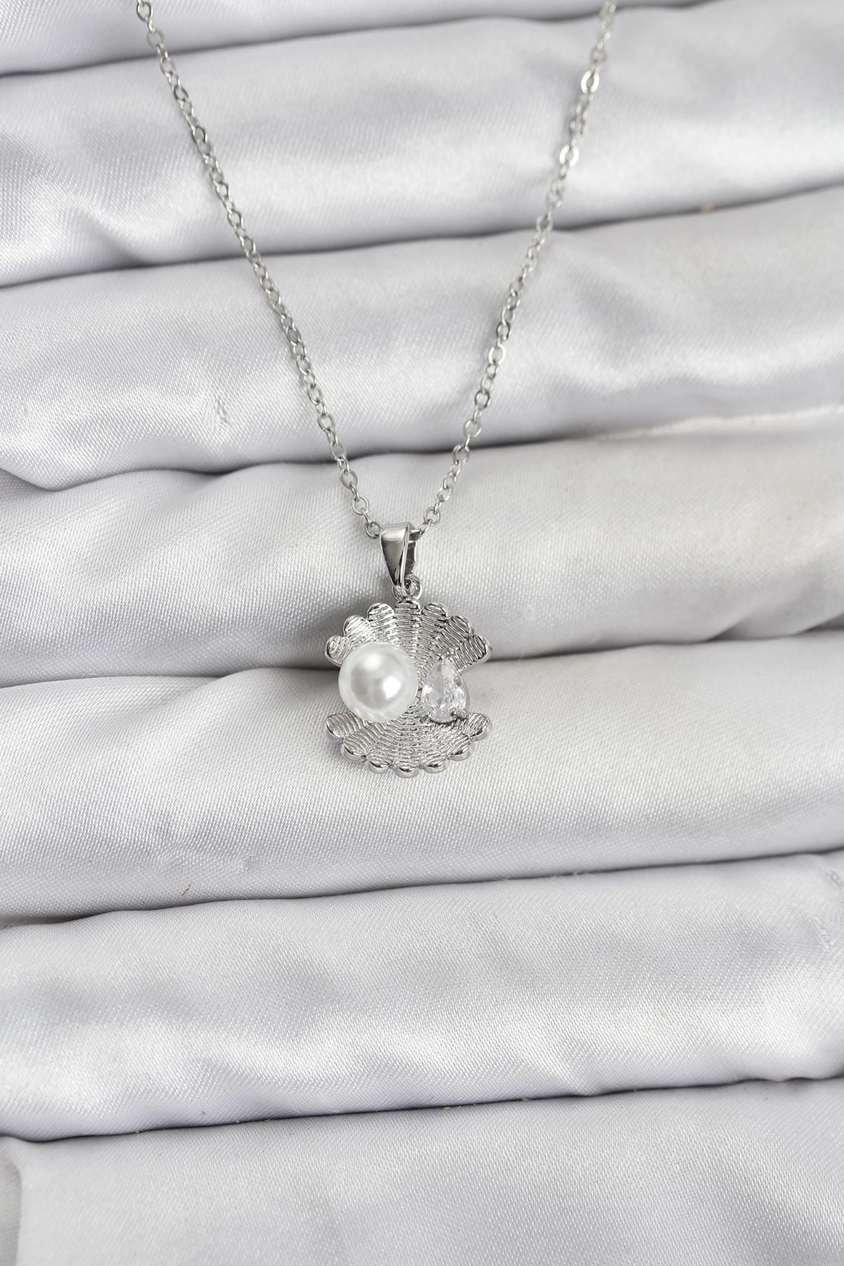 316L Çelik Zincir Gümüş Renk İstiridye İnci Model Zirkon Taşlı Kadın Kolye