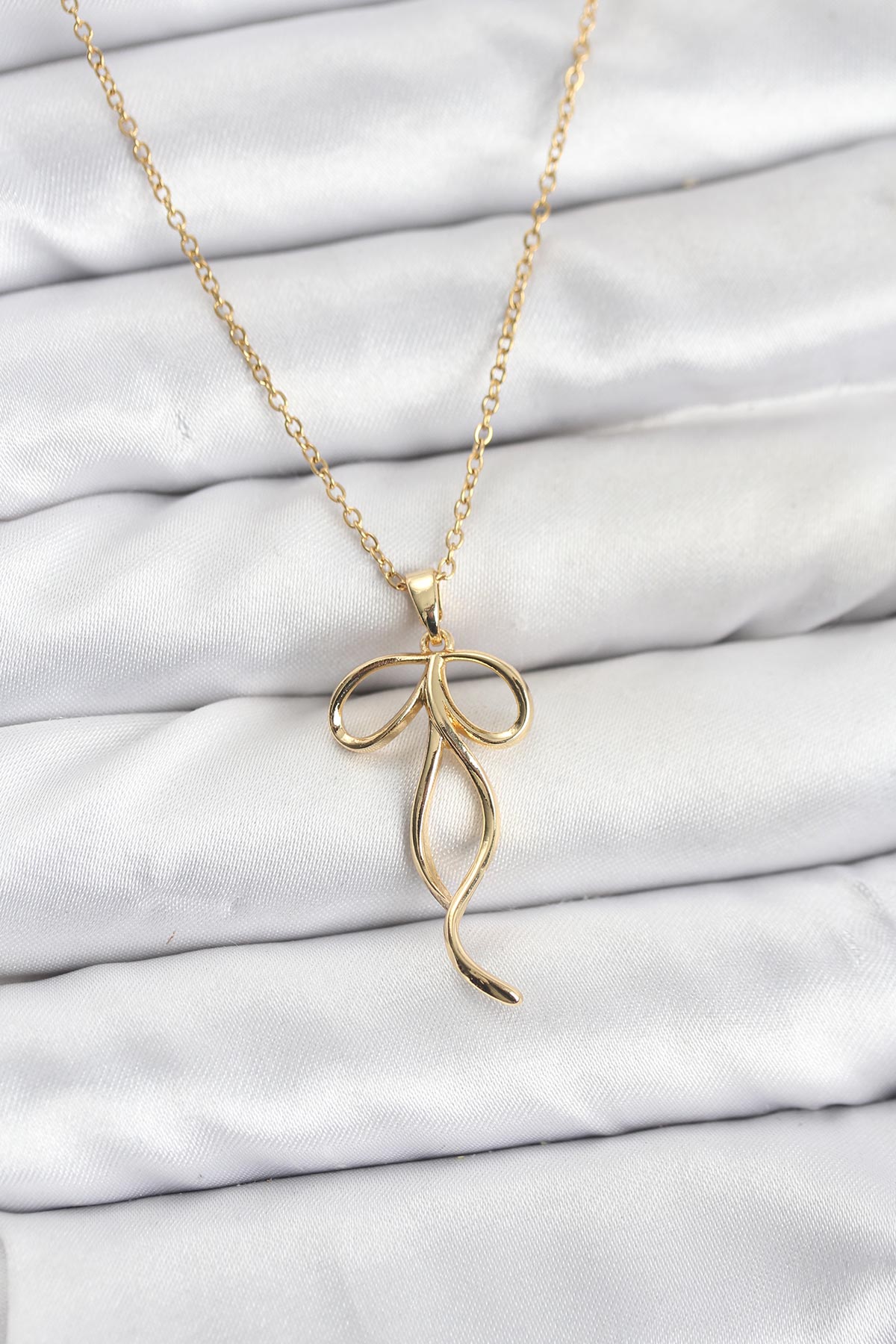 316L Çelik Zincir Gold Renk Fiyonk Model Kadın Kolye