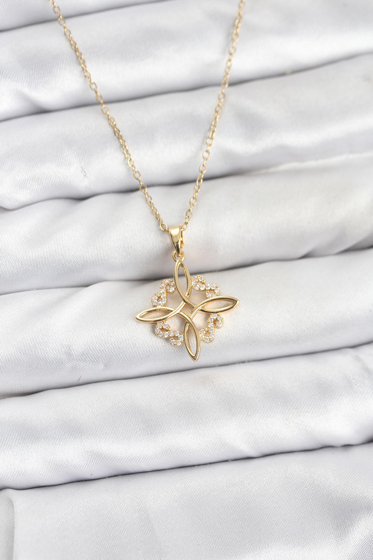 316L Çelik Zincir Gold Renk Sonsuzluk Model Zirkon Taşlı Kadın Kolye