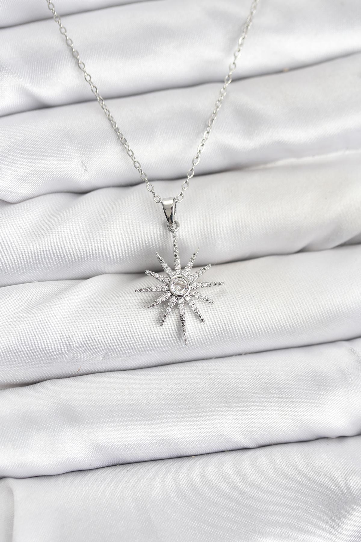 316L Çelik Zincir Gümüş Renk Kutup Yıldızı Model Zirkon Taşlı Kadın Kolye