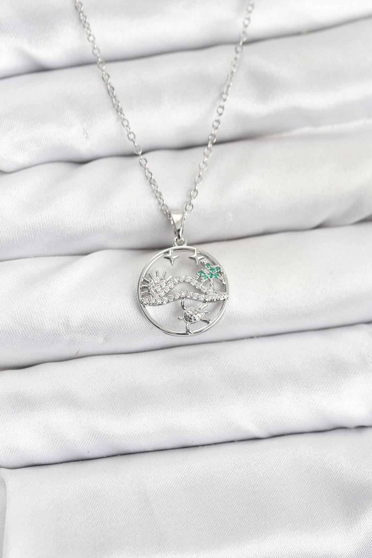 316L Çelik Zincir Gümüş Renk Şans Kolyesi Model Zirkon Taşlı Kadın Kolye