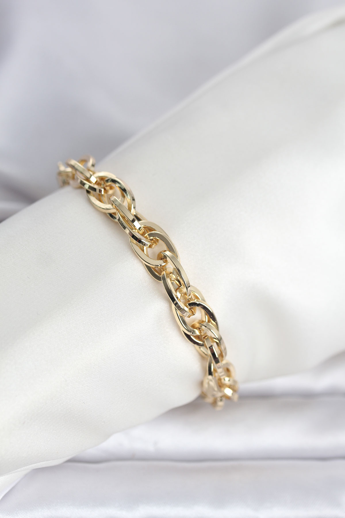 CM 14K Gold Renk Kalın Burgu Zincirli Model Kadın Bileklik