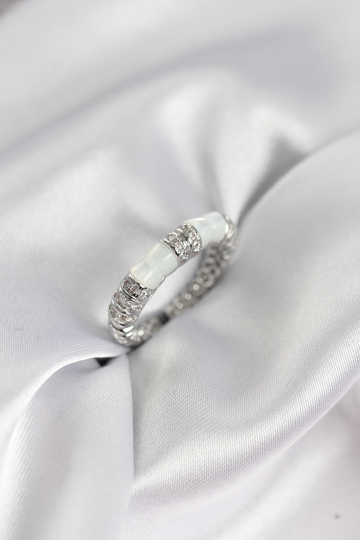 Zirkon Taşlı Kemik Model Gümüş Renk Kadın Yüzük