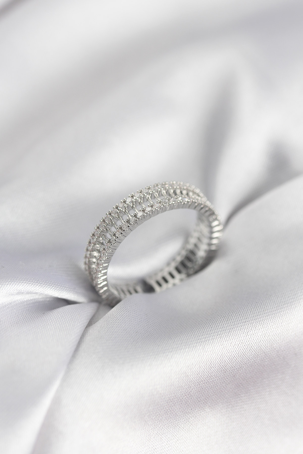 Gümüş Renk Minimal Zirkon Taşlı Kadın Yüzük