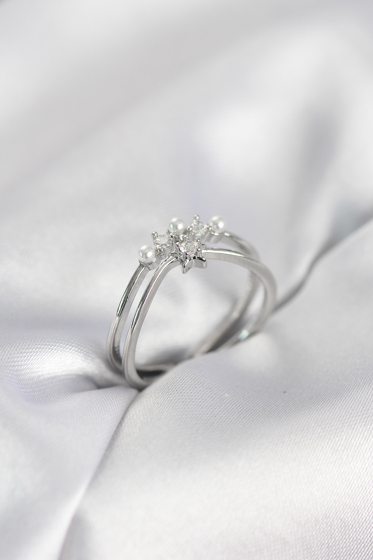 Gümüş Renk İncili Yıldız Model Zirkon Taşlı Kadın Yüzük