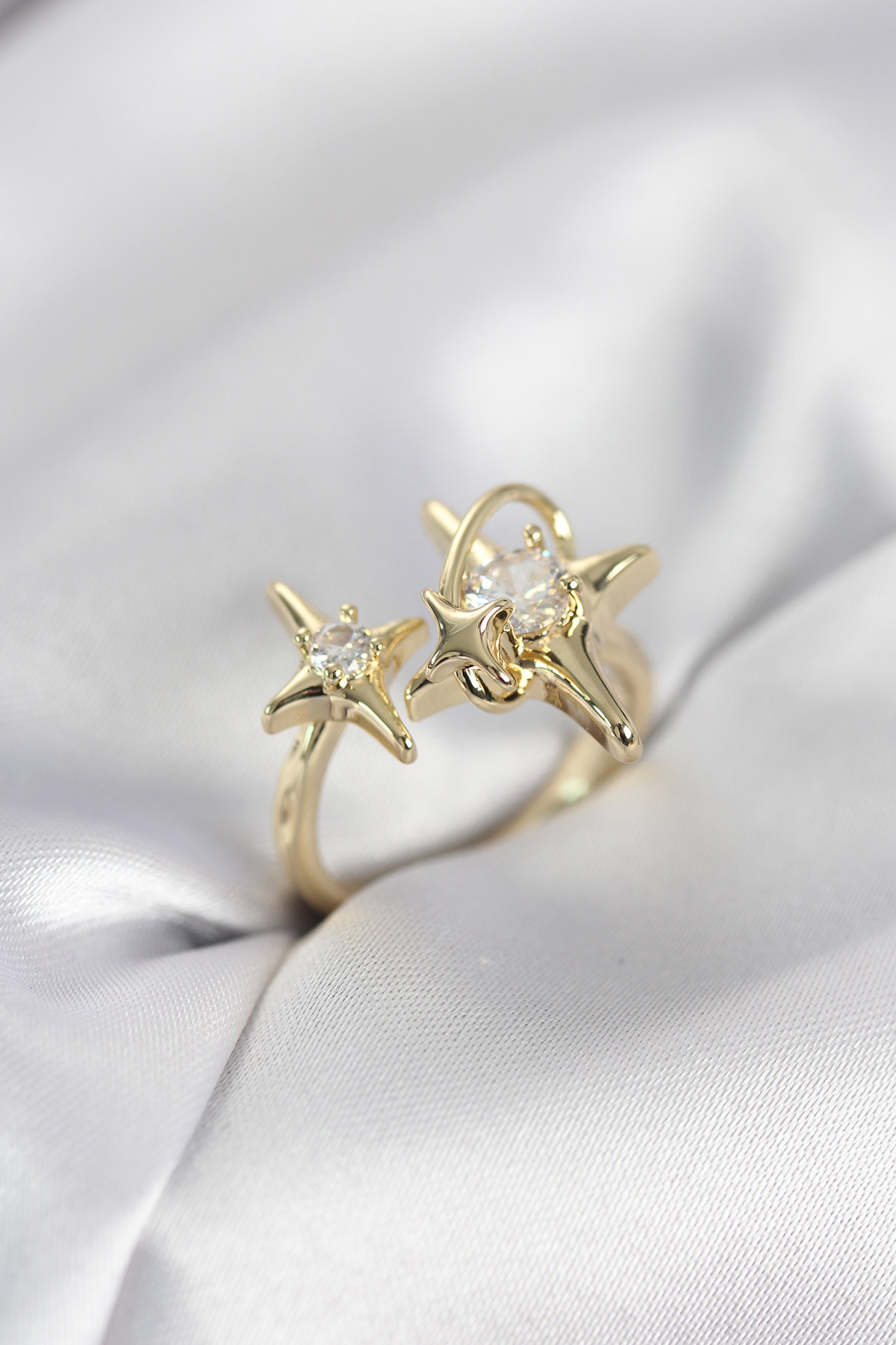 Gold Renk Kutup Yıldızı Model Zirkon Taşlı Kadın Yüzük