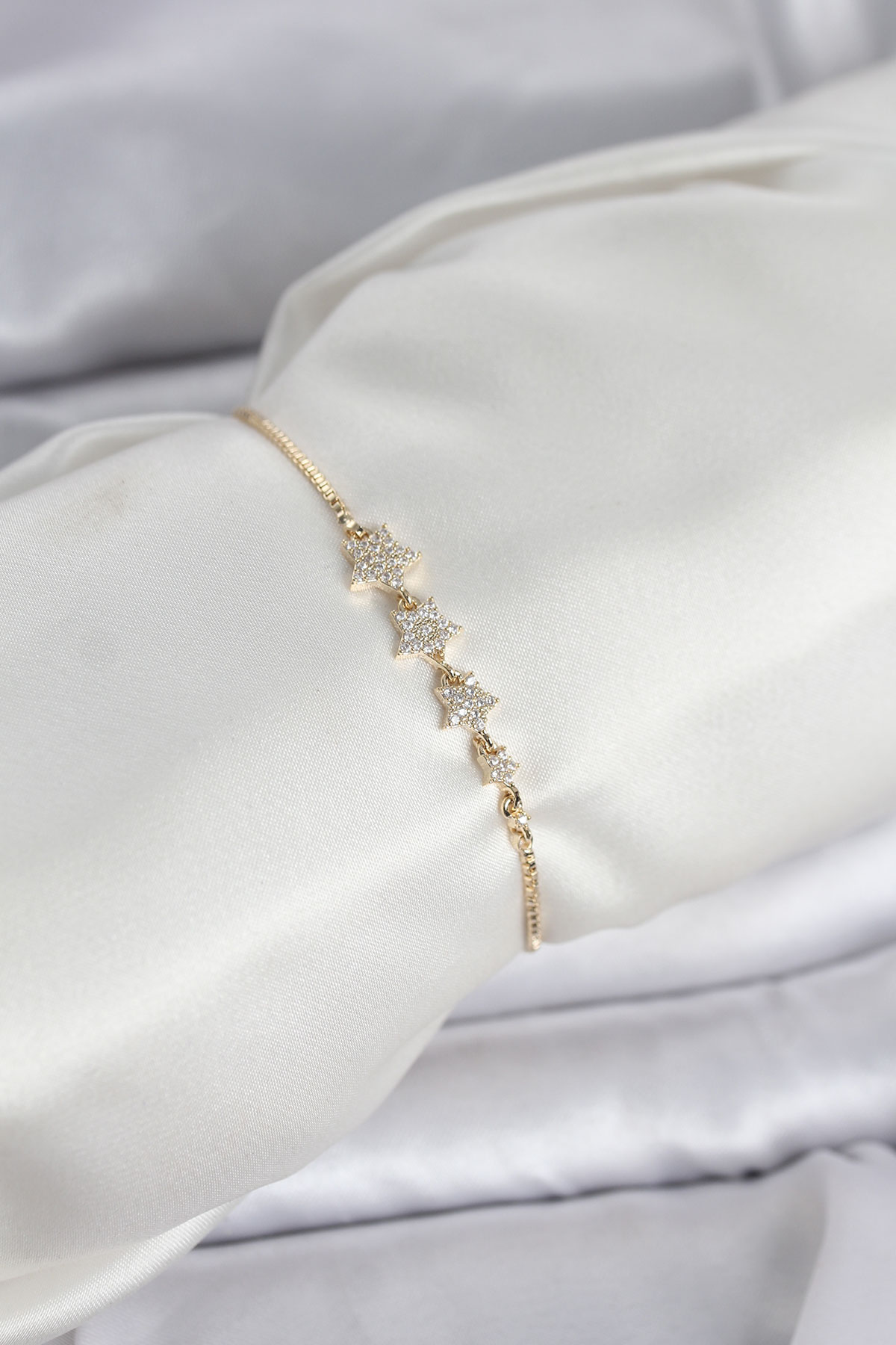 Gold Renk Zirkon Taşlı Yıldız Model Asansörlü Kadın Bileklik