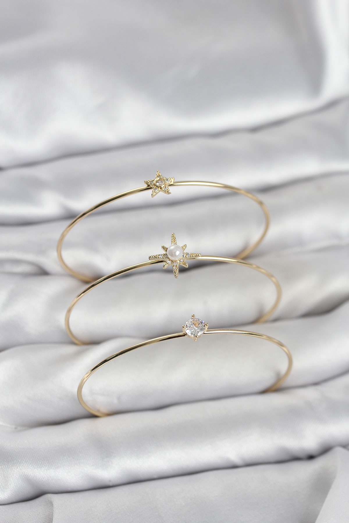 Gold Renk Kutup Yıldızı Model Zirkon Taşlı 3'lü Kadın Bileklik Kombini