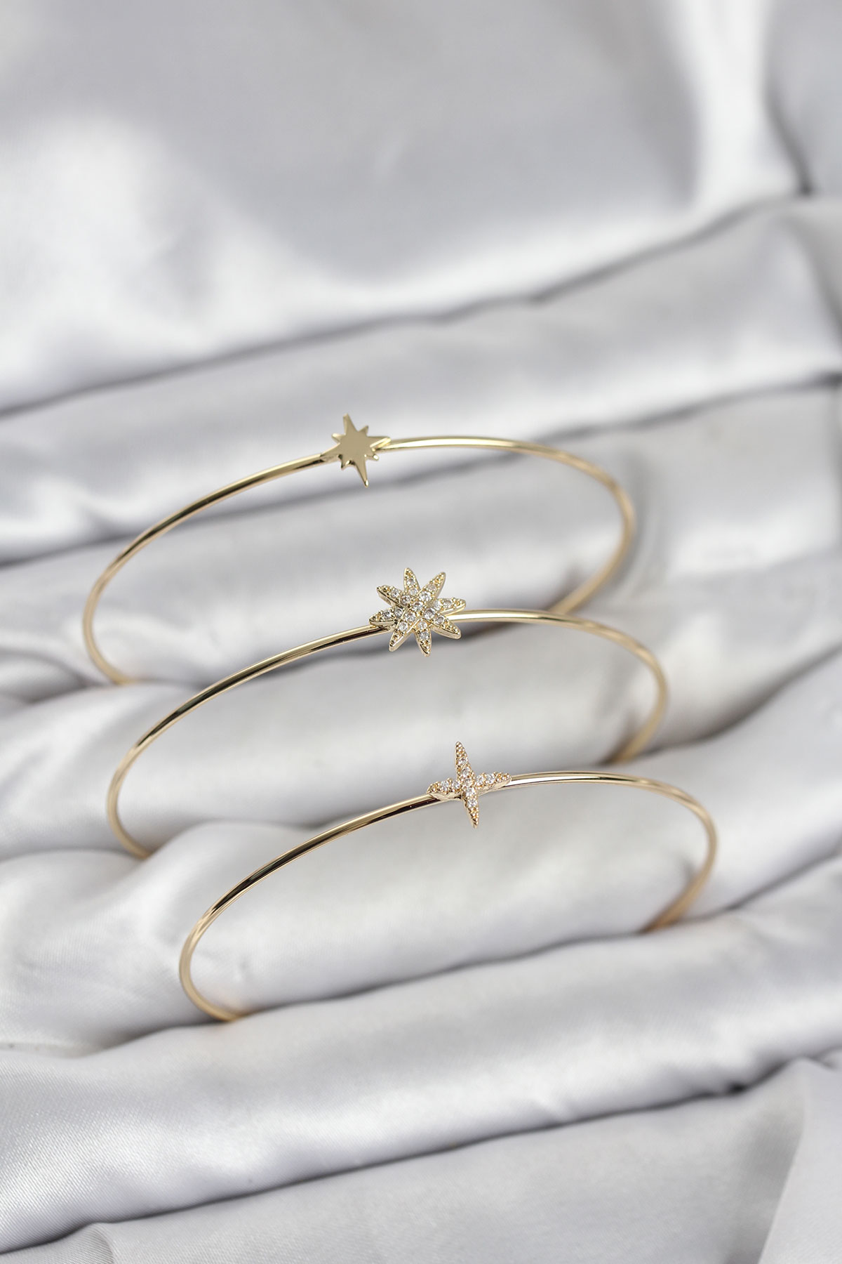 Zirkon Taşlı Kutup Yıldızı Model Gold Renk 3'lü Kadın Bileklik Kombini