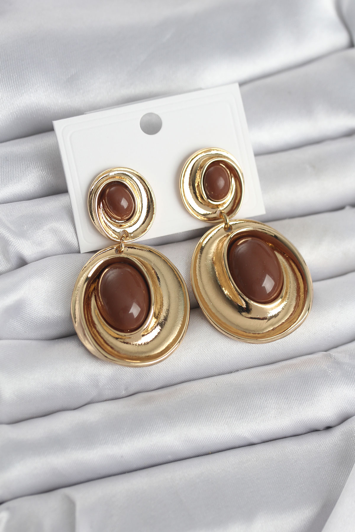 Kahverengi Sallantılı Damla Model Gold Renk Vintage Kadın Küpe