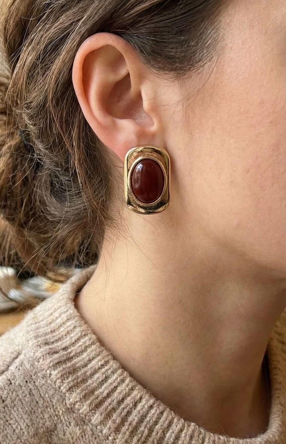 Kahverengi Renk Kare Model Vintage Kadın Küpe