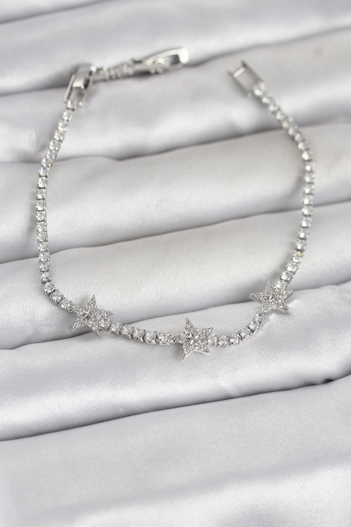 Pirinç Gümüş Renk Minimal Yıldız Model Zirkon Taşlı Su Yolu Kadın Bileklik