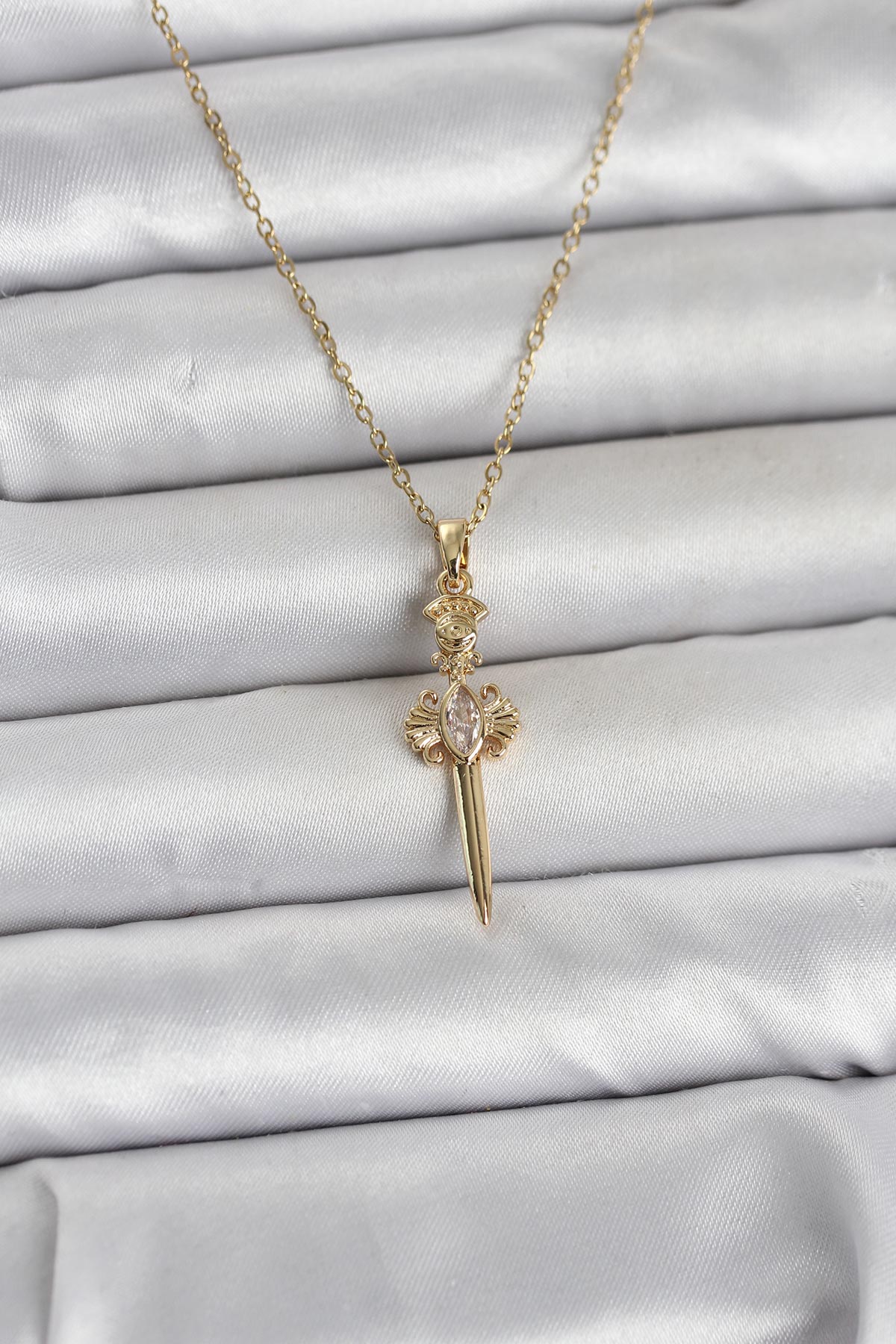 316L Çelik Zincir Gold Renk Kılıç Model Kadın Kolye