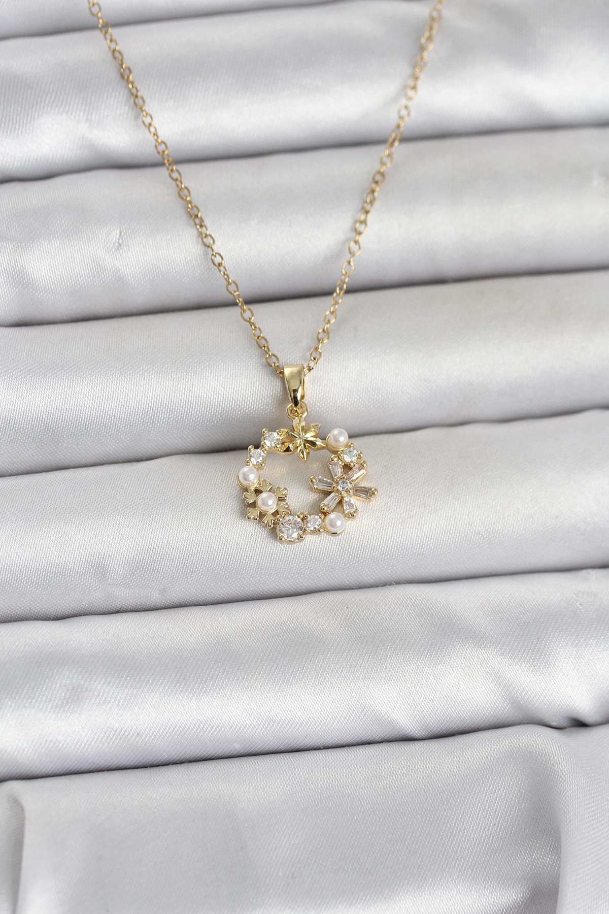 316L Çelik Zincir Gold Renk İncili Çiçek Model Kadın Koyle