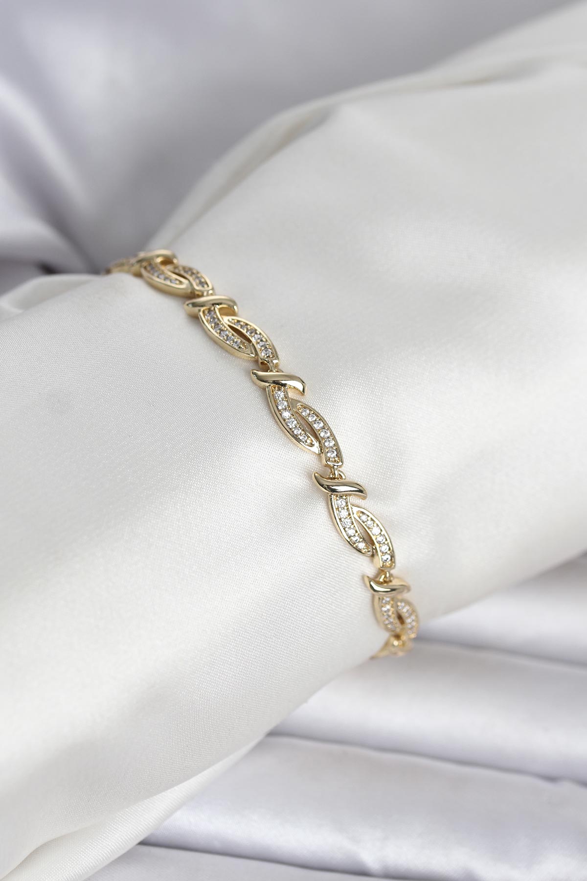 Xuping Sarmal Model Kadın Bileklik