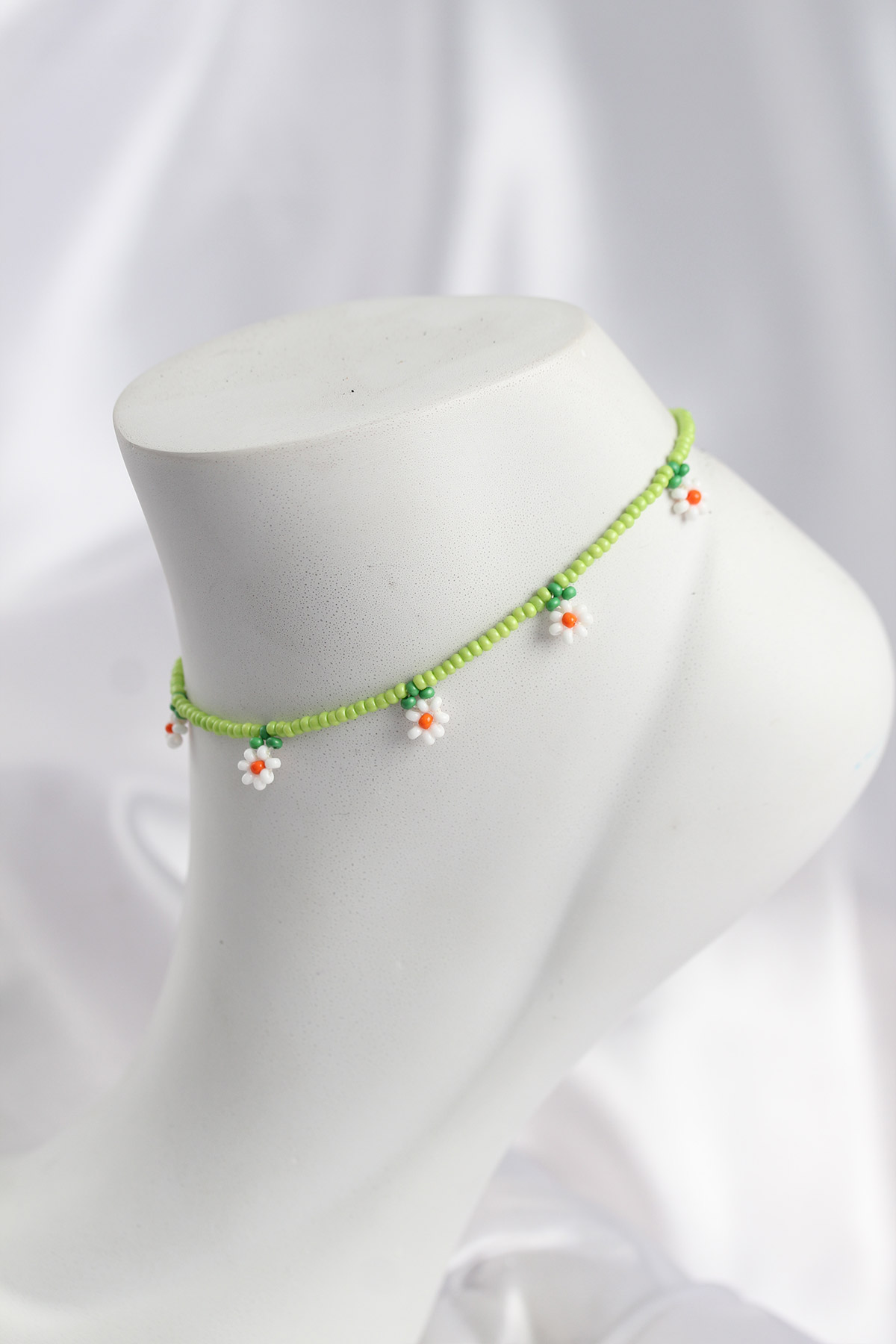 Yeşil Renk Boncuklu Papatya Motifli Halhal