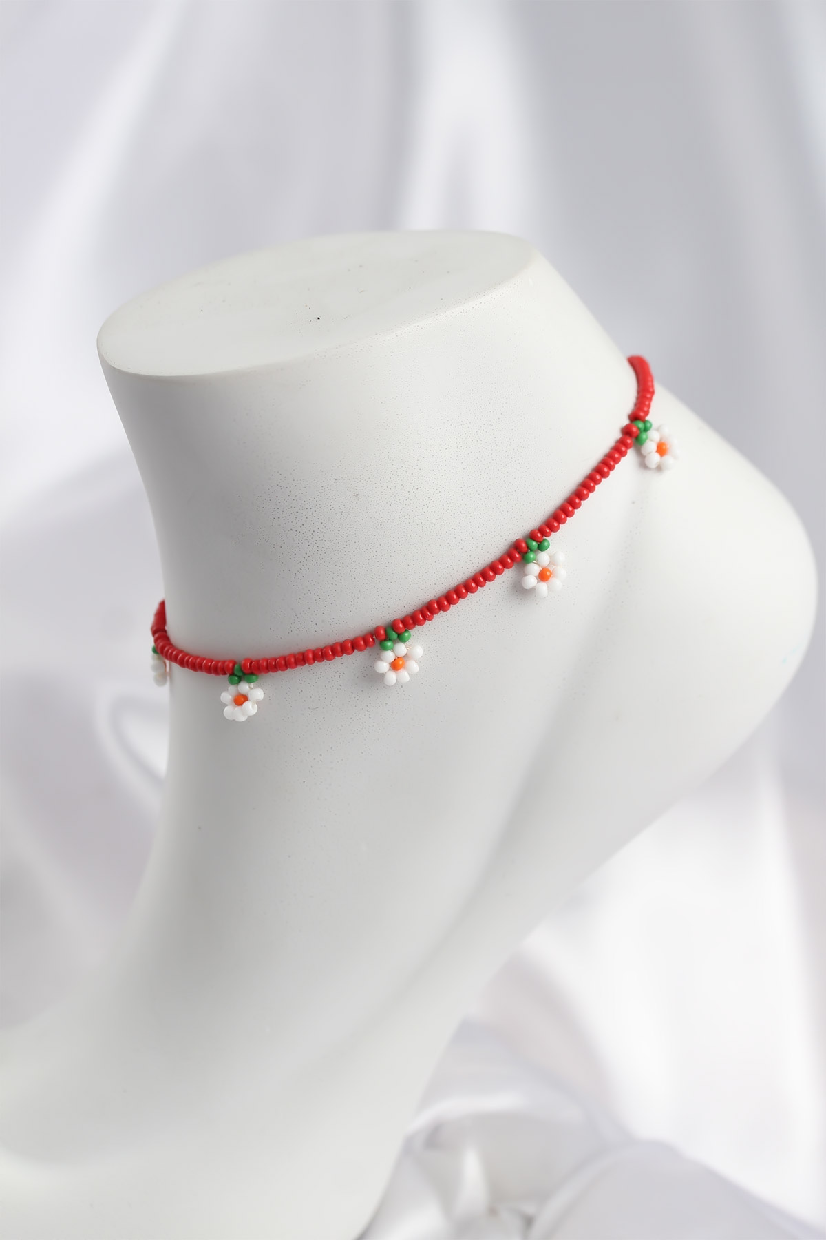 Kırmızı Renk Boncuklu Papatya Motifli Halhal