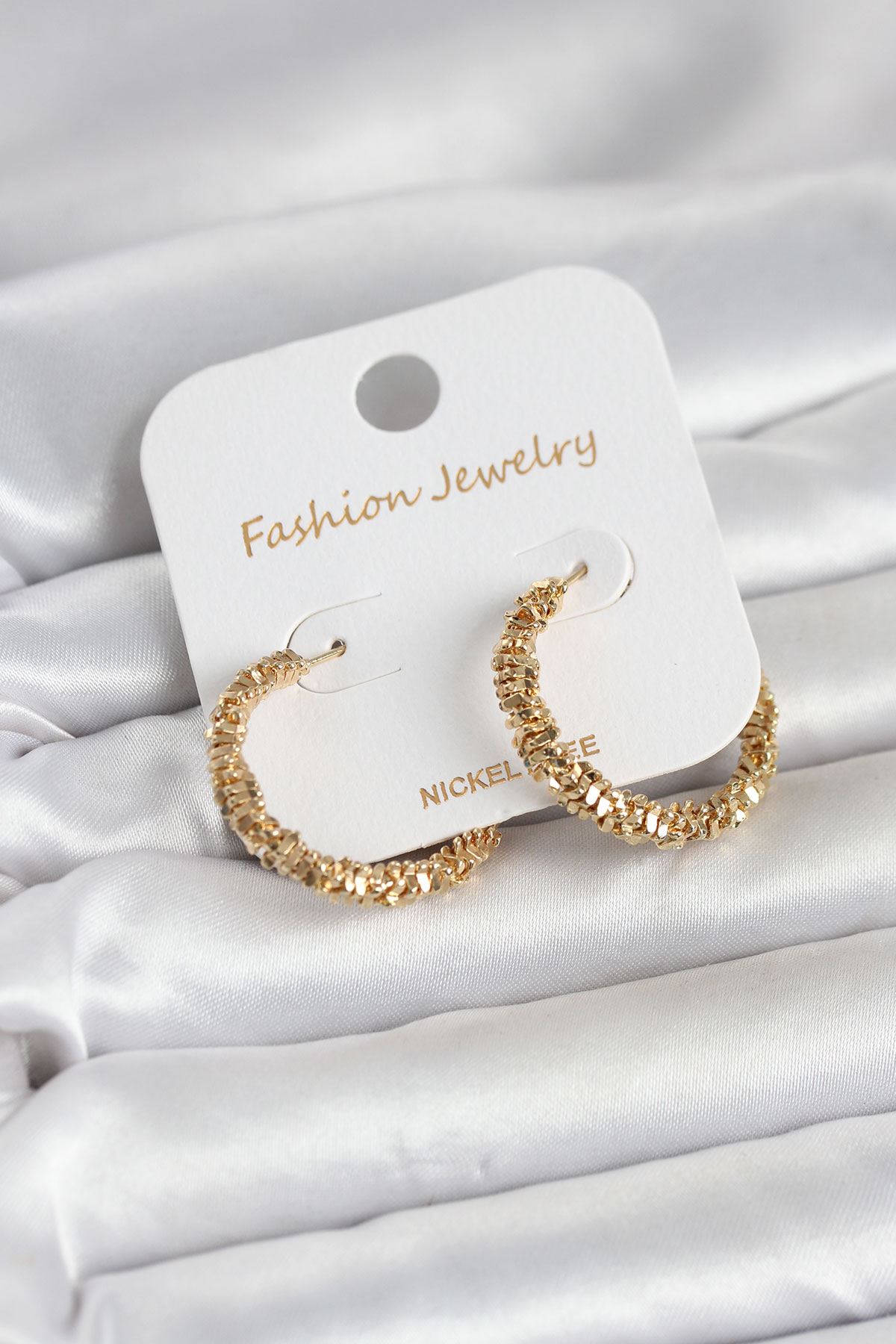 Gold Renk Pirinç Tırtık Model Kadın Küpe