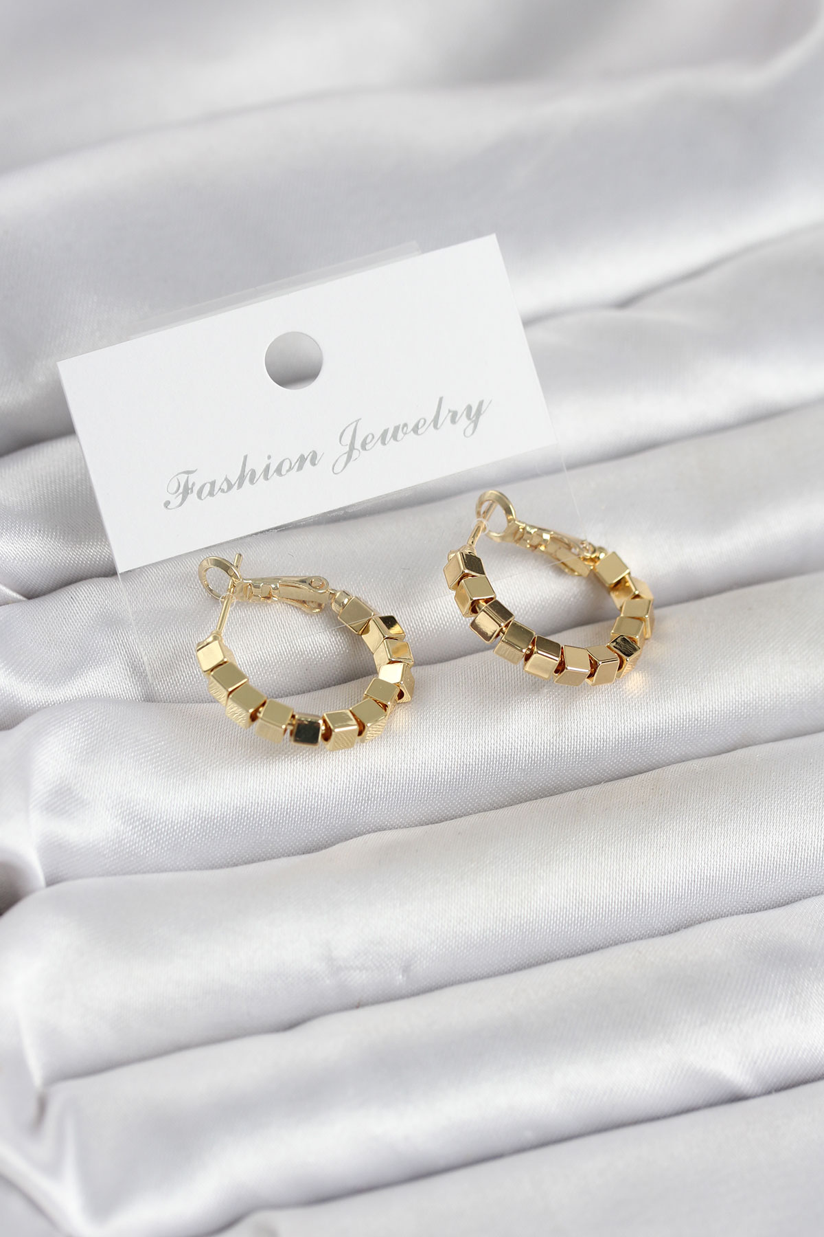 Gold Renk Kare Halka Model Kadın Küpe