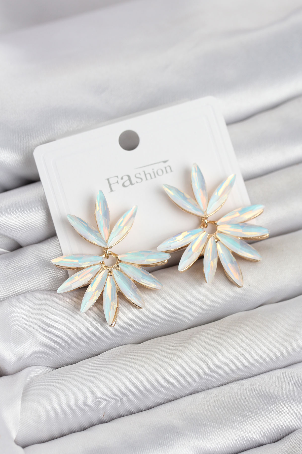 Shekka Beyaz Renk Kristal Taşlı Lotus Model Kadın Küpe