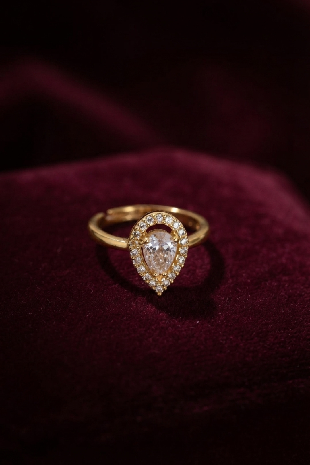 Ayarlamalı Gold Renk Metal Zirkon Taşlı Damla Model Yüzük