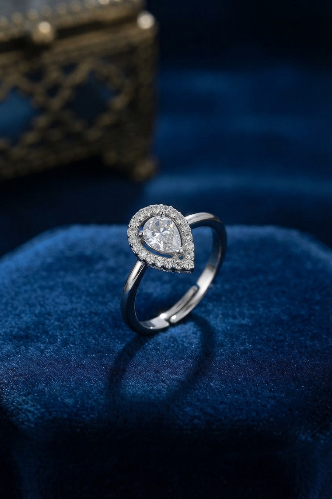 Adjustable Silver Color Metal Zircon and Crystal Stone Drop Model Ring