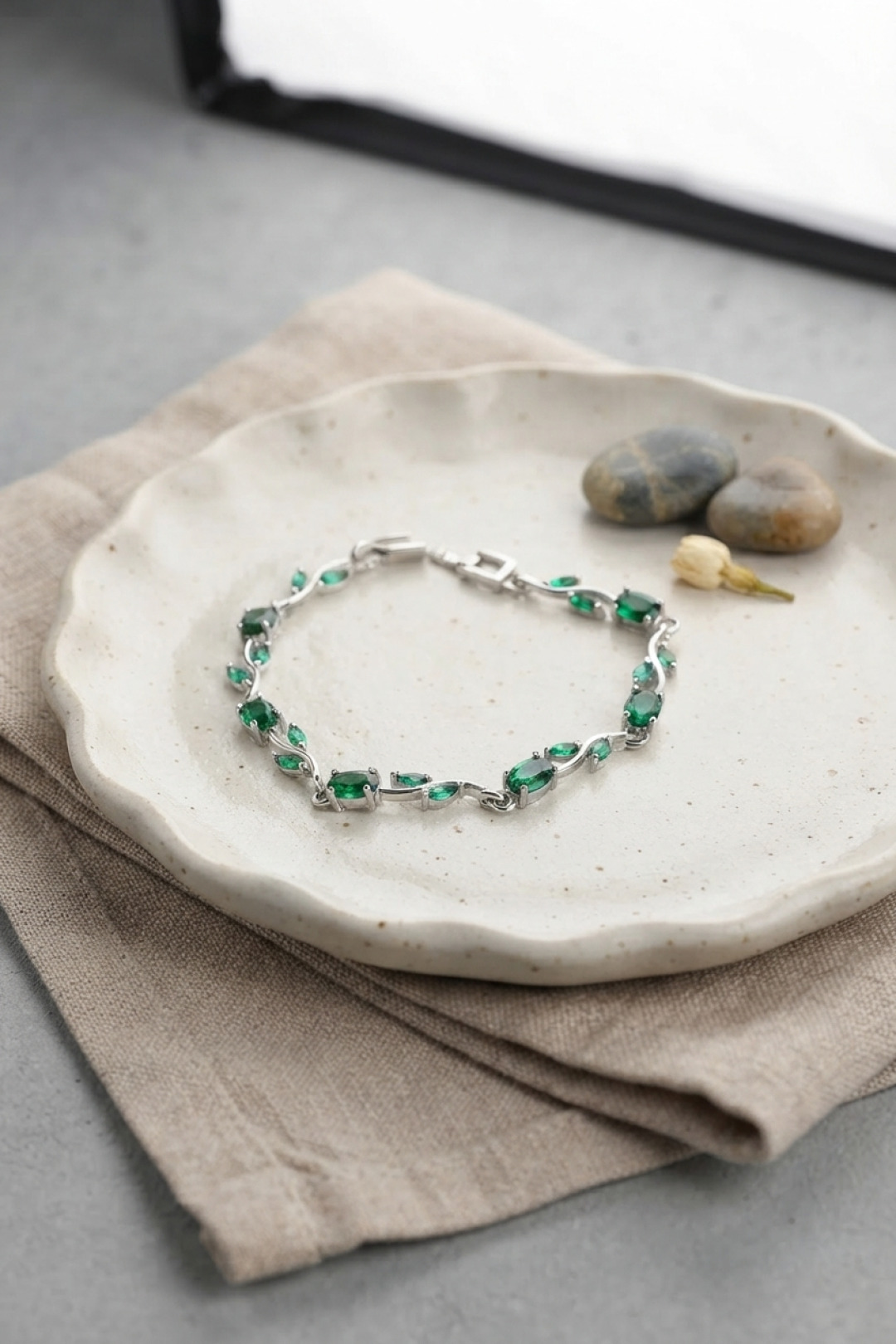 Brass Silver-Toned Green Zirconia Stone Flower Design Women's Bracelet