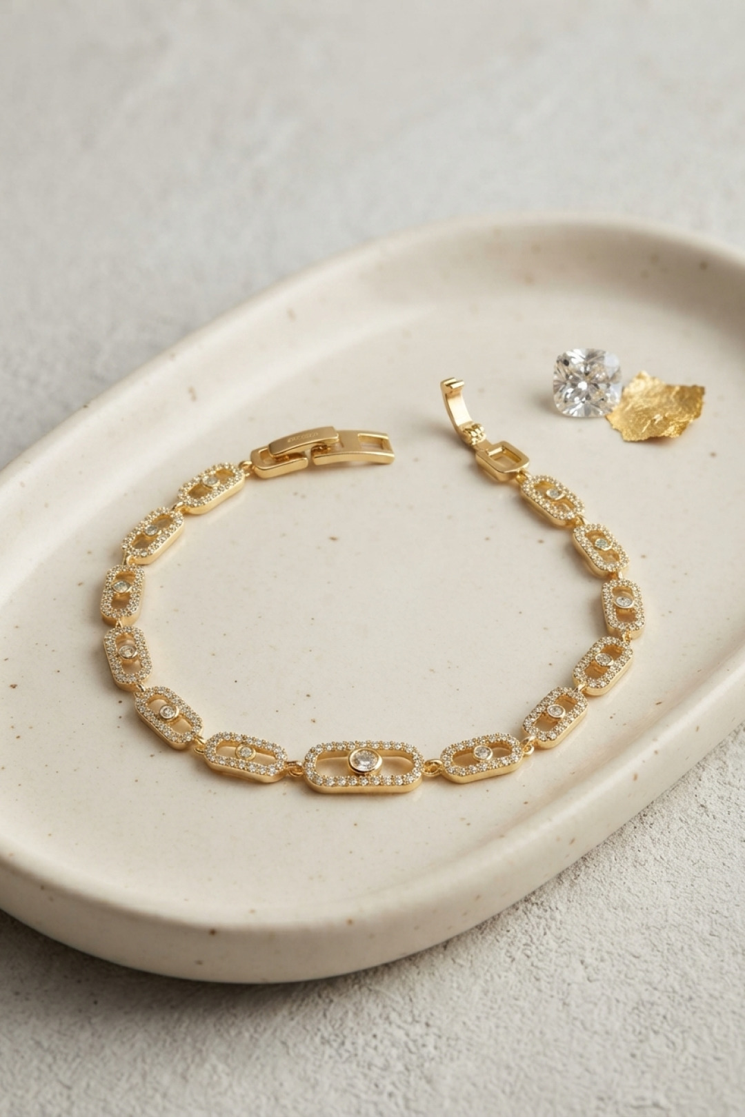 Gold Renk Zirkon Taşlı Messika Model Bileklik