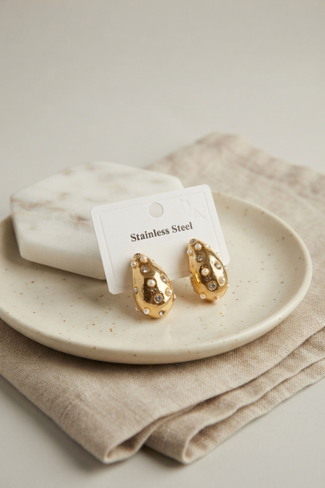 316L Çelik Gold Renk Taşlı Damla Model Küpe
