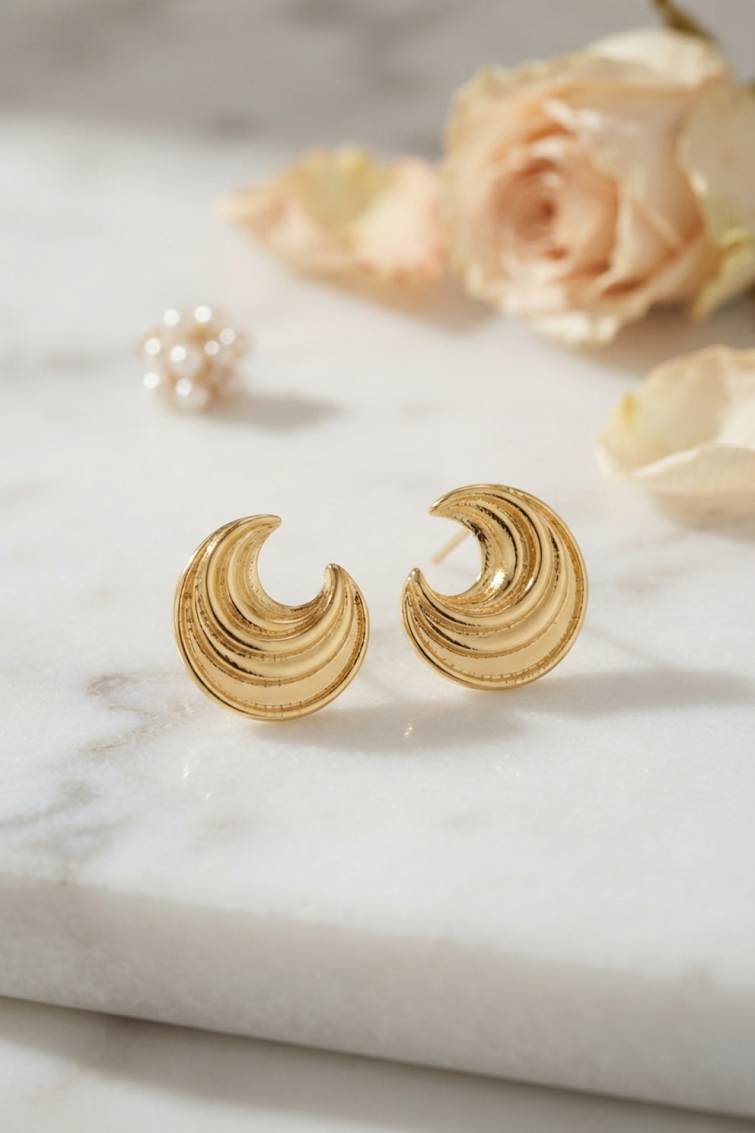 316L Çelik Gold Renk Ay Model Kadın Küpe — görsel 2
