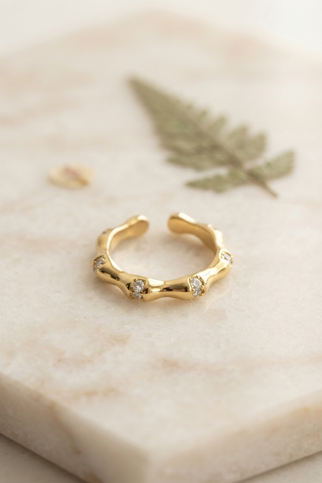 Gold Renk Kemik Model Zirkon Taşlı Kadın Yüzük