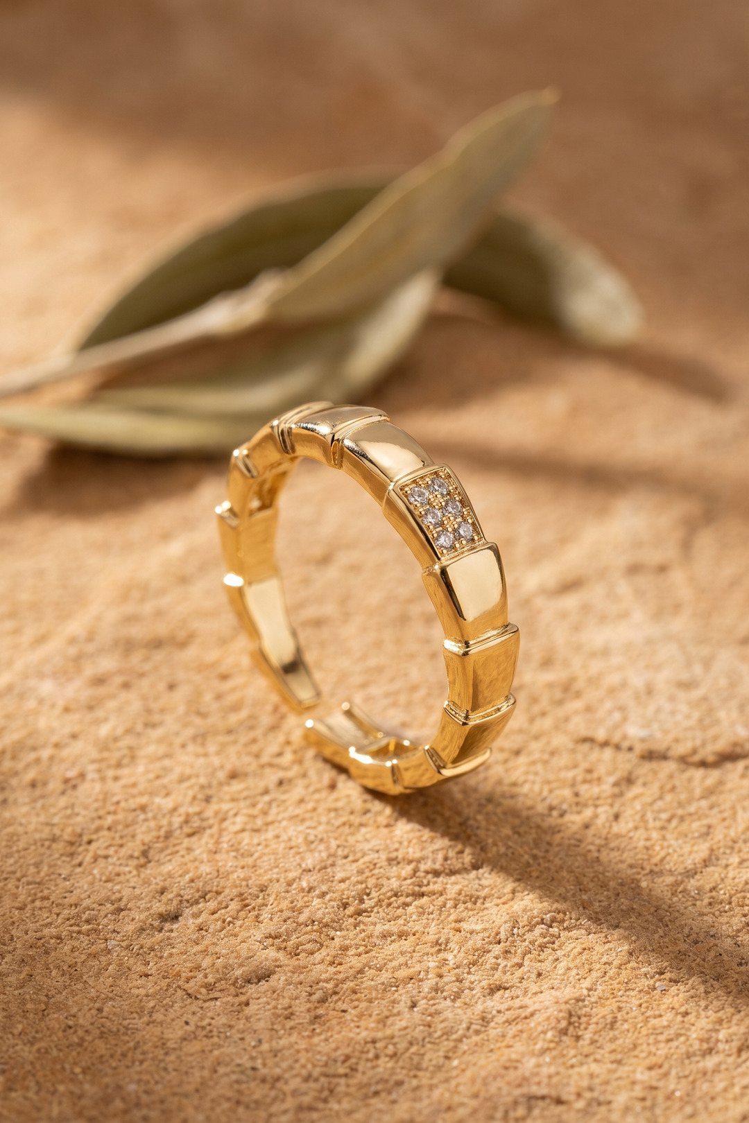 Gold Renk Yılan Model Zirkon Taşlı Kadın Yüzük