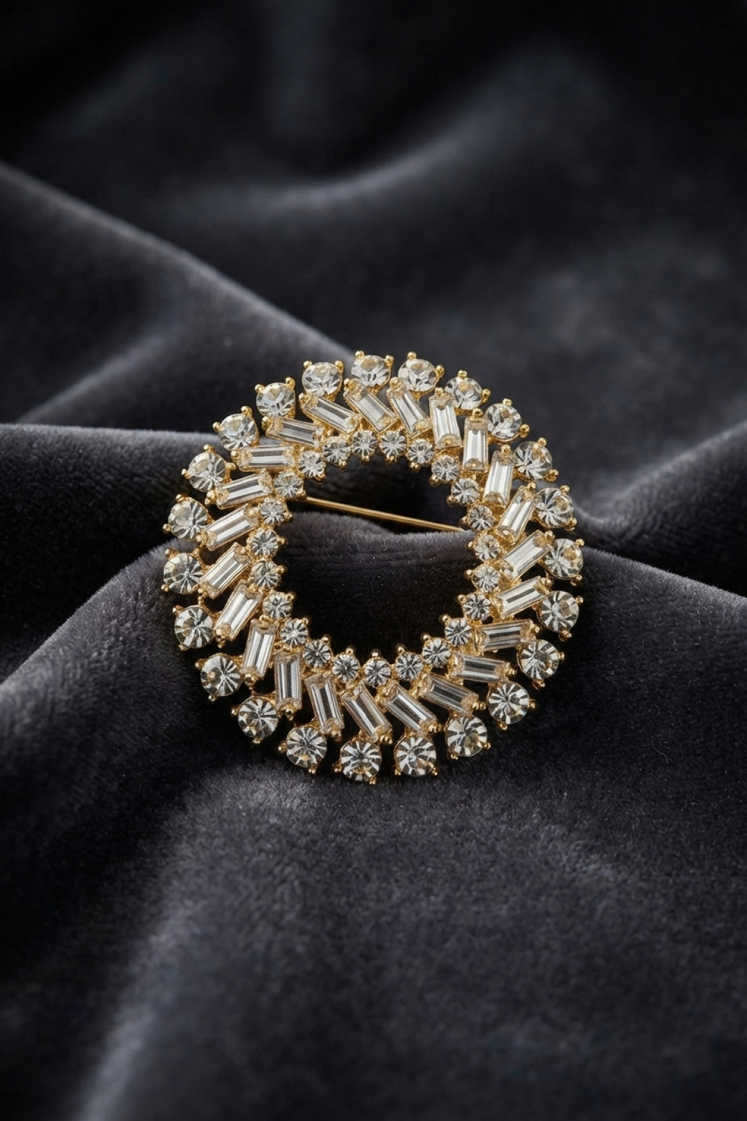 Gold Renk Zirkon Taşlı Halka Model Broş