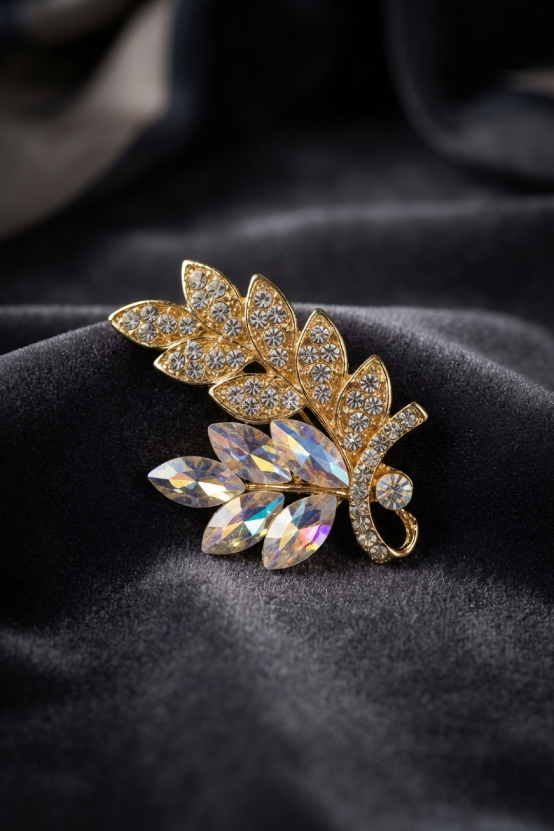 Gold Renk Zirkon Taşlı Başak Model Broş