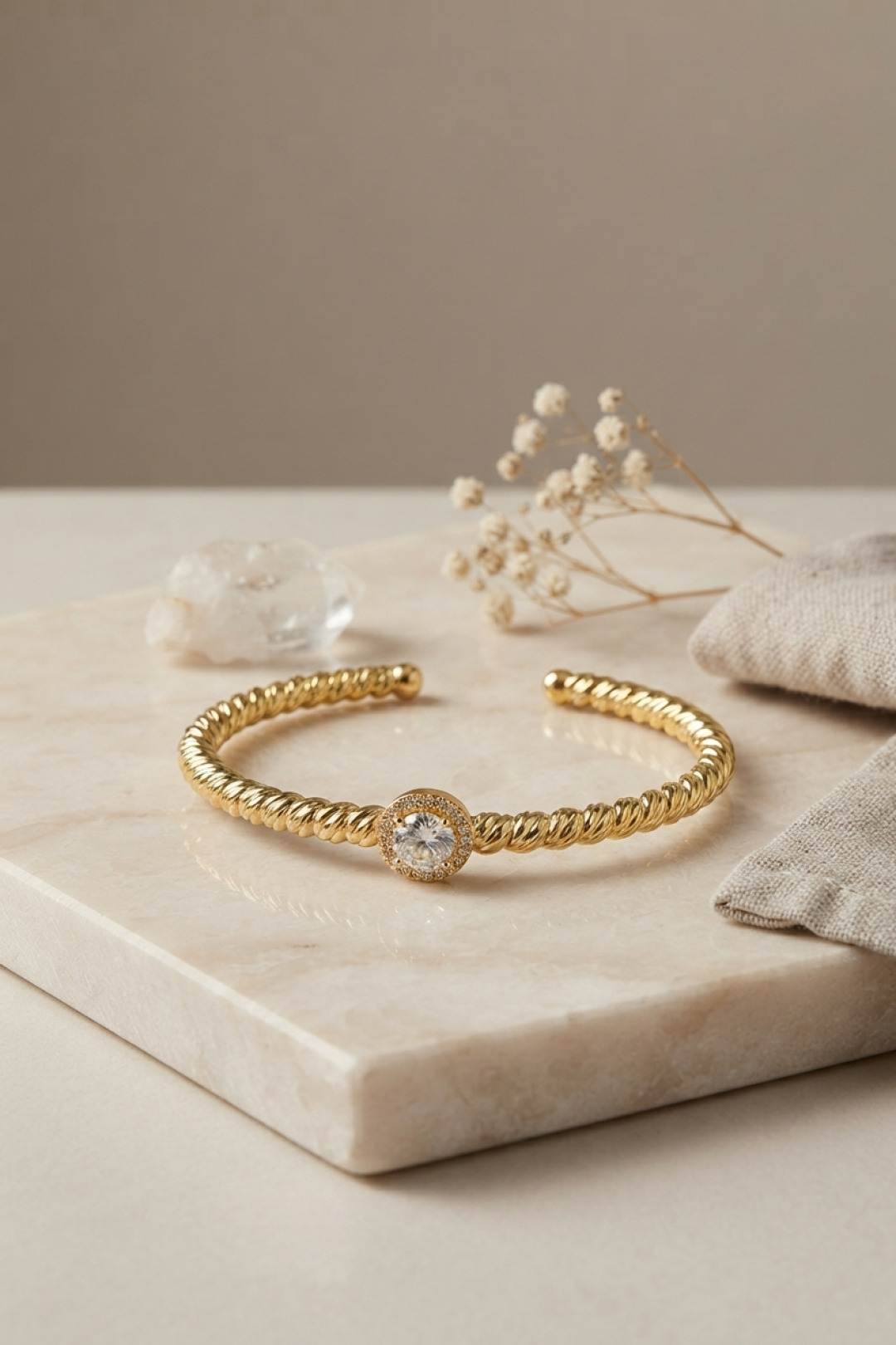 Gold Renk Dorika Model Yuvarlak Zirkon Taşlı Kadın Bileklik