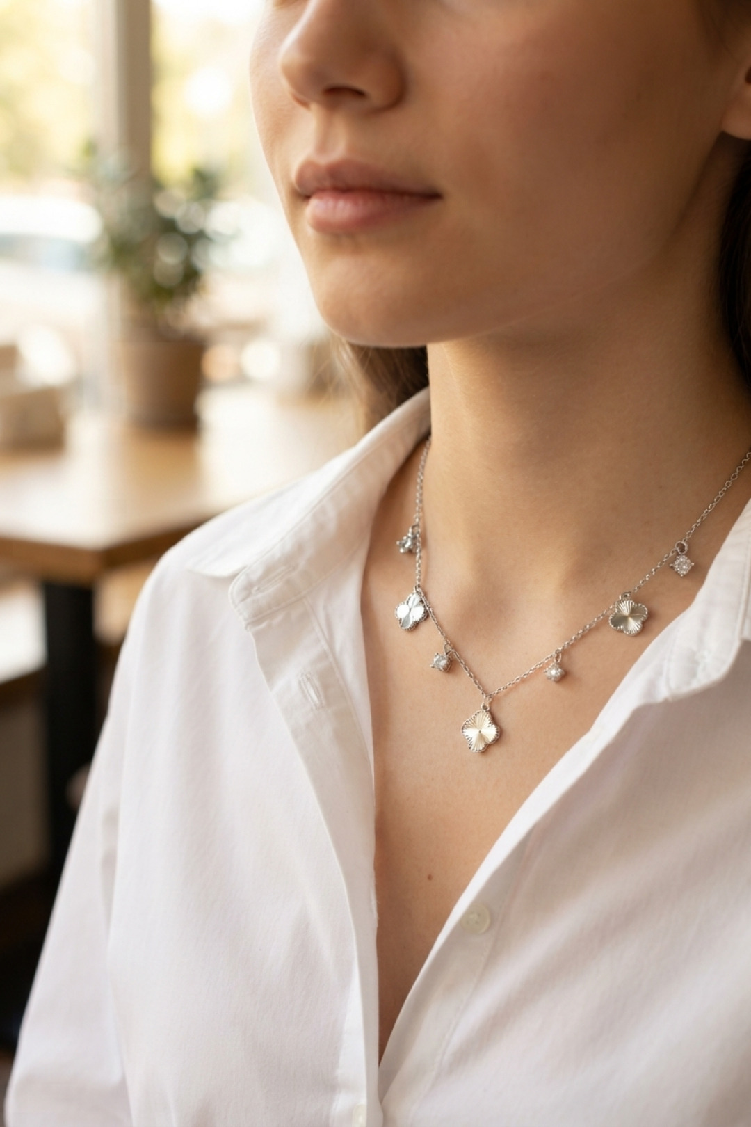 Pirinç Gümüş Renk Zirkon Taşlı Yonca Model Kadın Kolye — görsel 2