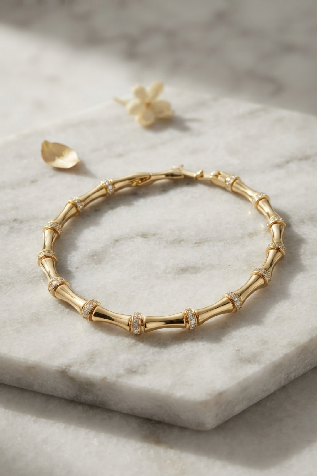 Gold Renk Kemik Model Zirkon Taşlı Kadın Bileklik